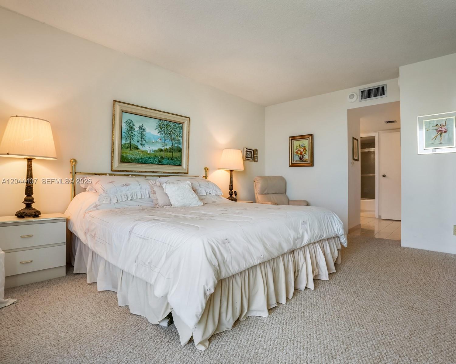 1620 1 / 2 991 sq. ft. $ 2026-06-27 0 foto