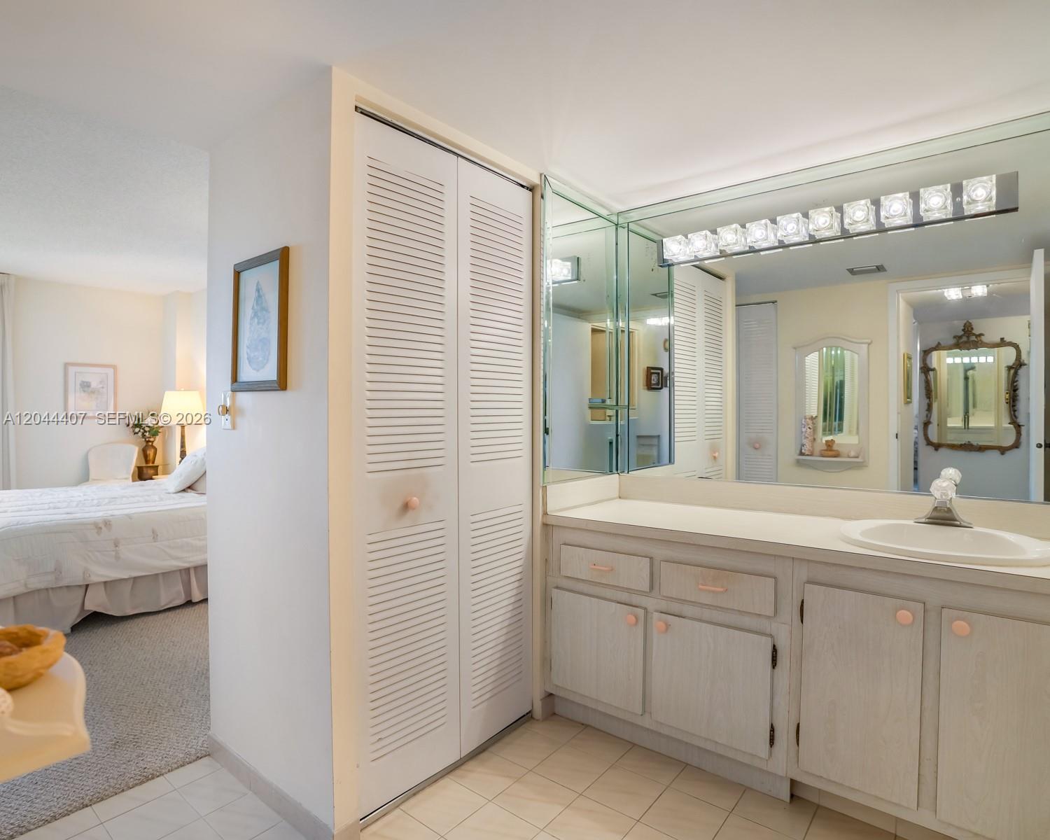 1620 1 / 2 991 sq. ft. $ 2026-06-27 0 foto