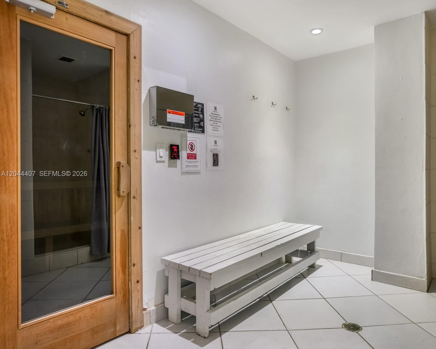 1620 1 / 2 991 sq. ft. $ 2026-06-27 0 foto