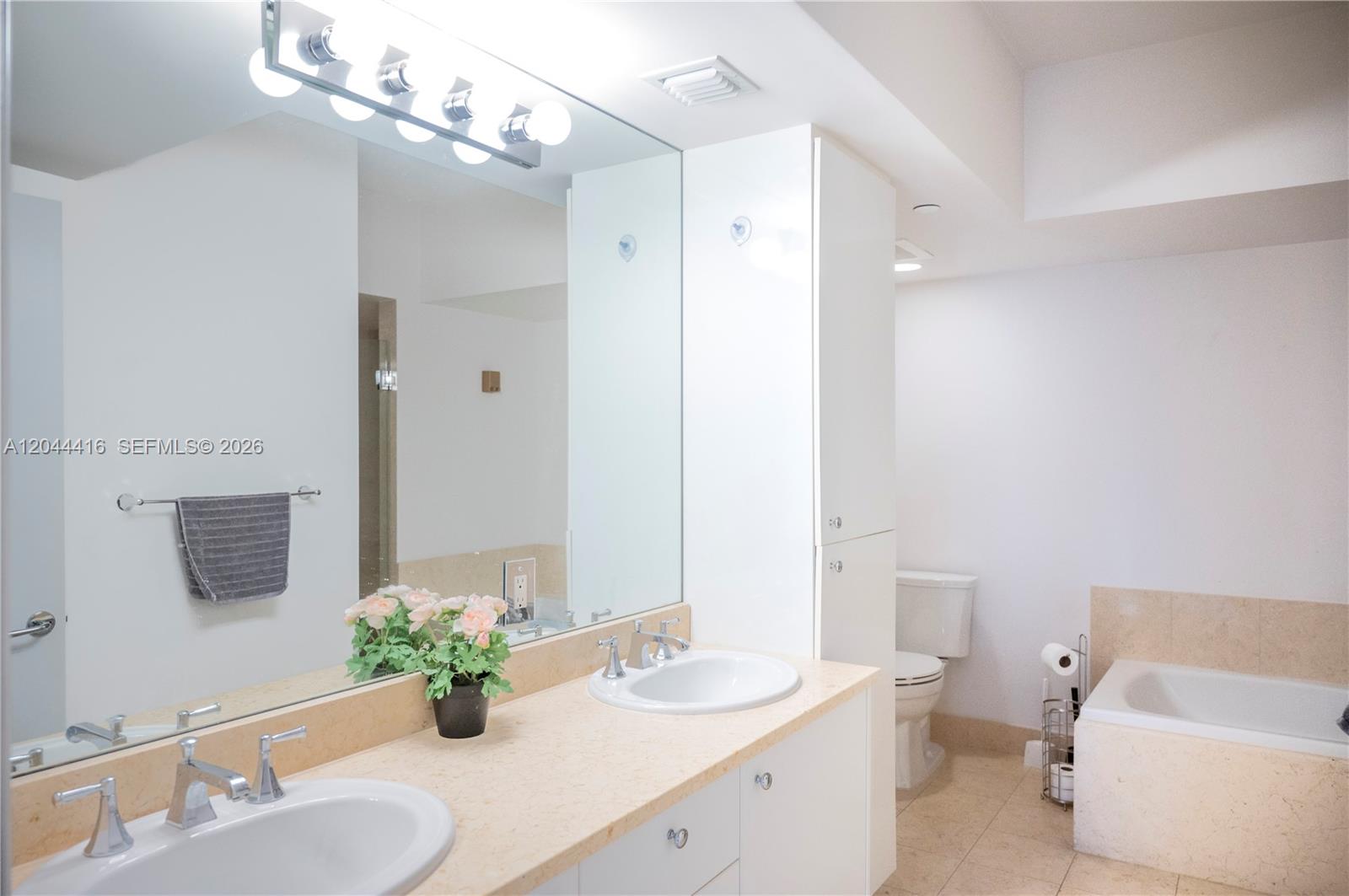 Photo of 19900 Country Club Dr #318, Aventura, Florida, 33180 -