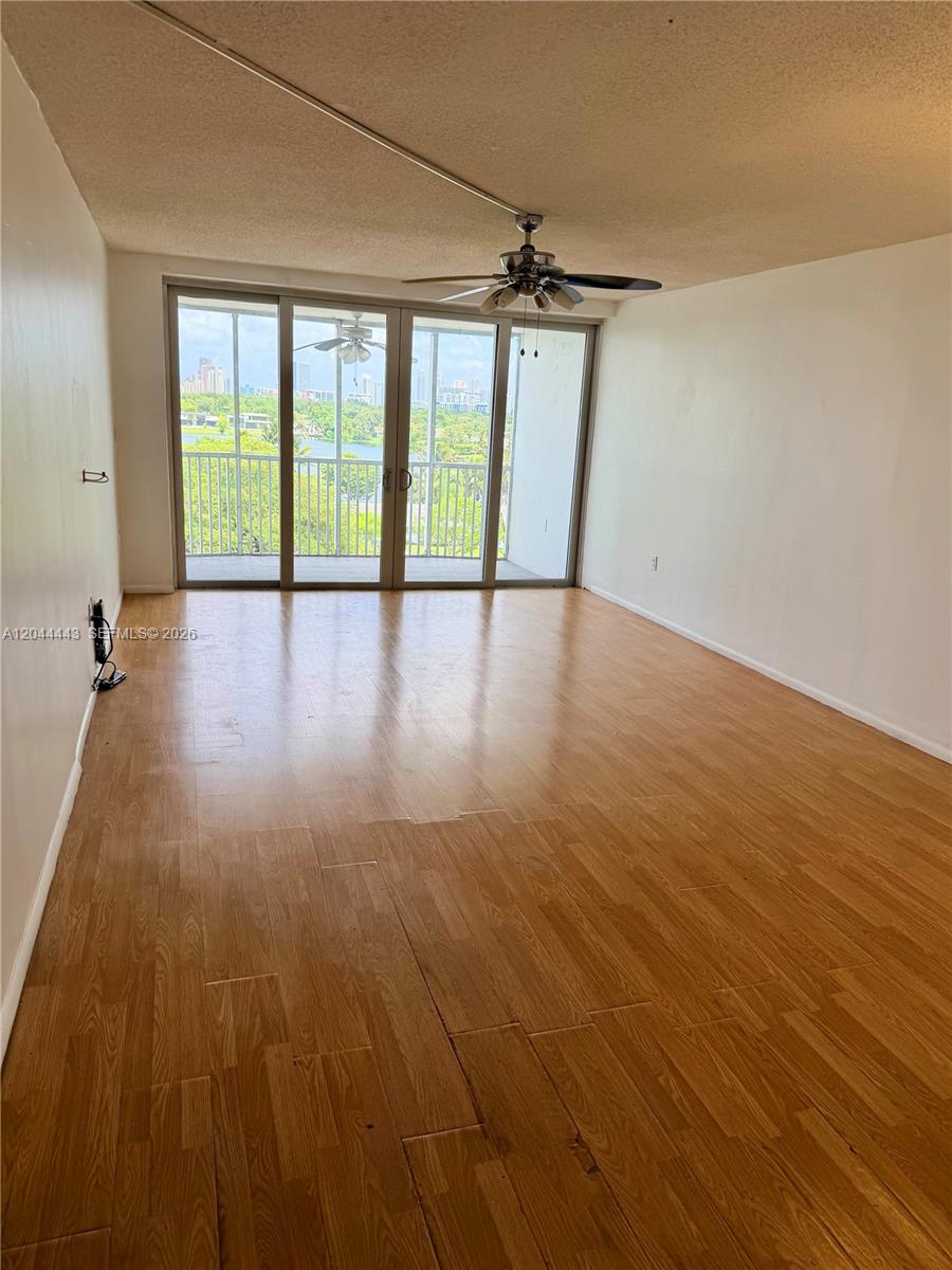 704-2 1 / 2 1036 sq. ft. $ 2026-06-27 0 Photo