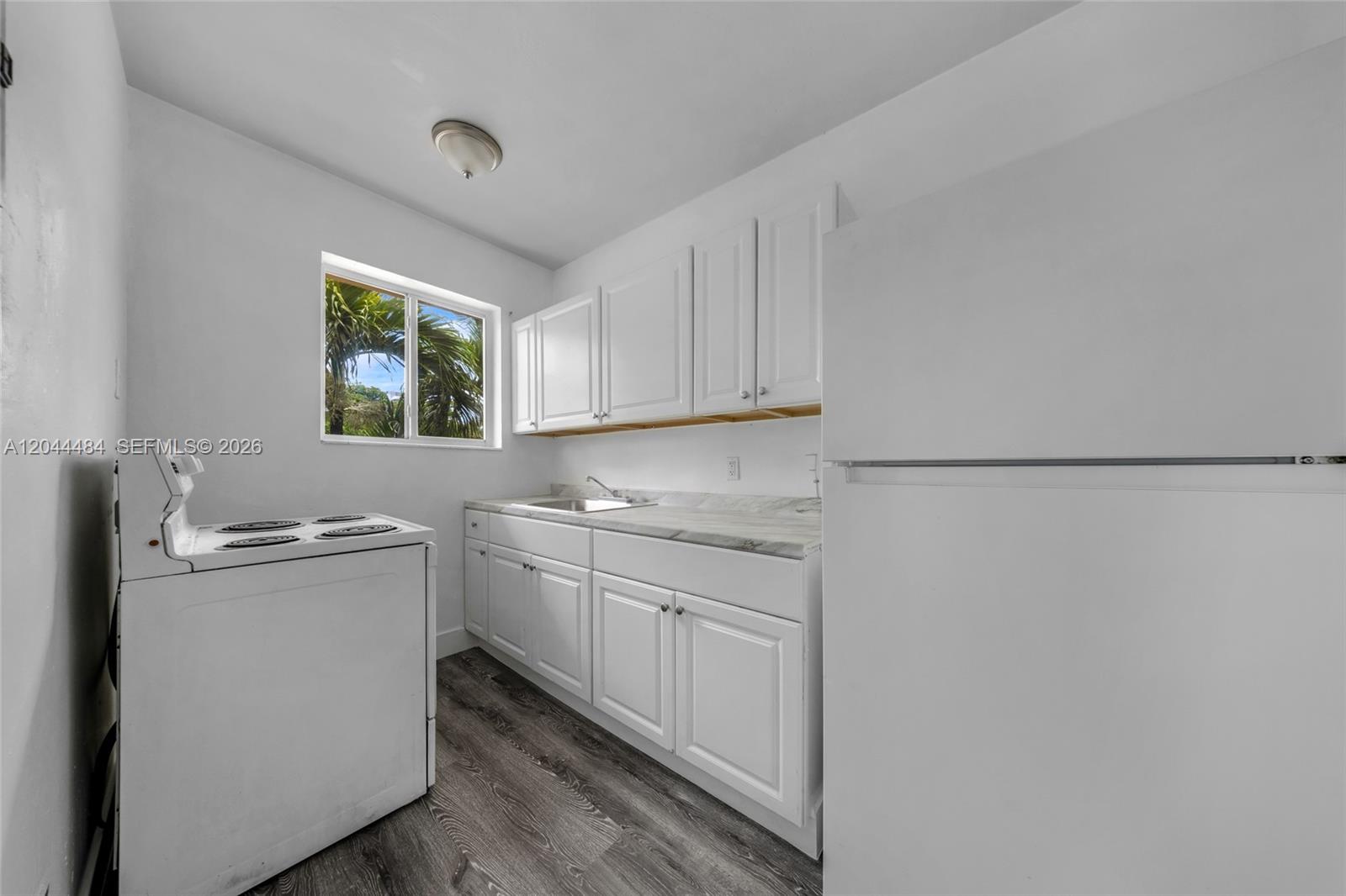   /   sq. ft. $ 2026-06-28 0 foto