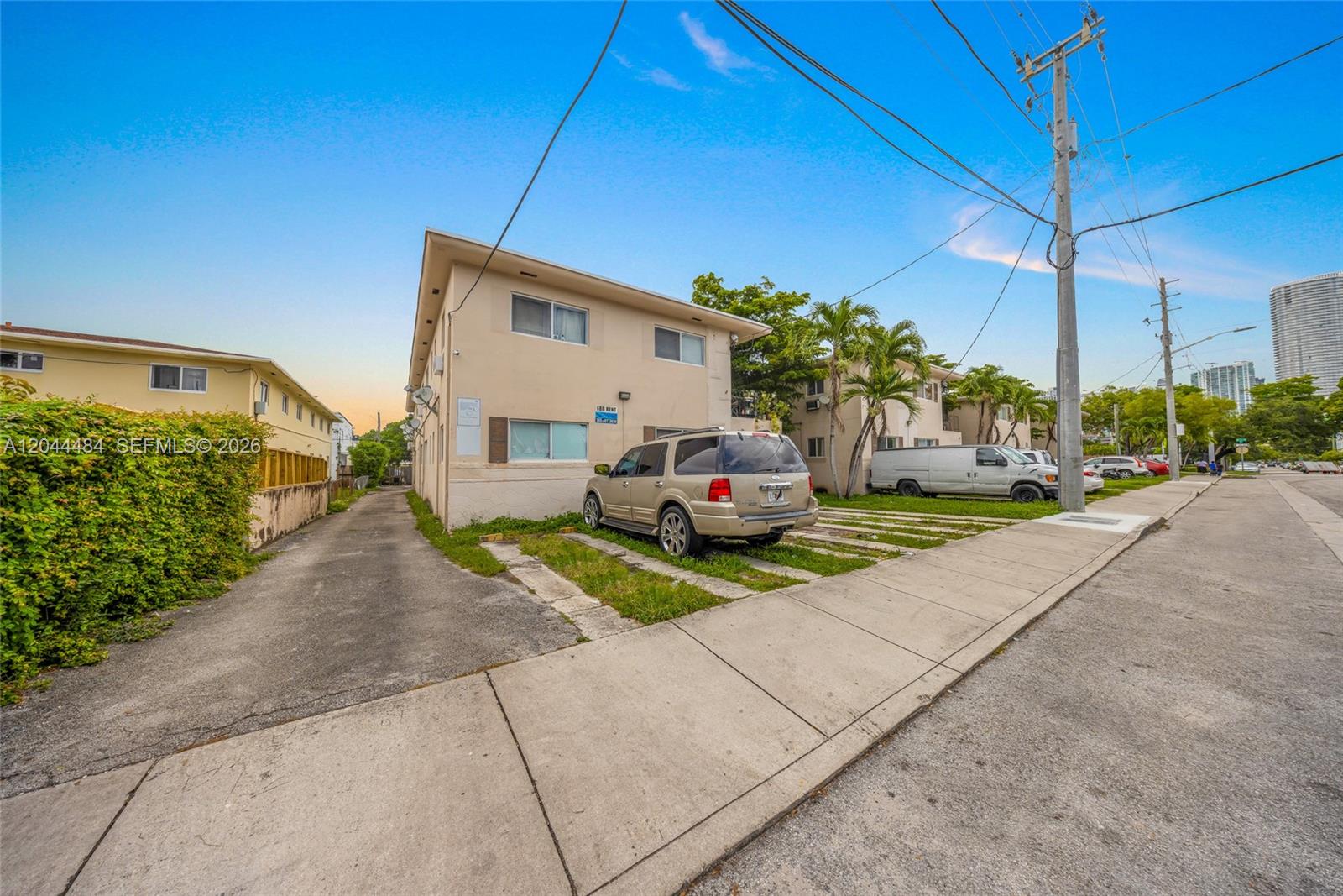   /   sq. ft. $ 2026-06-28 0 foto