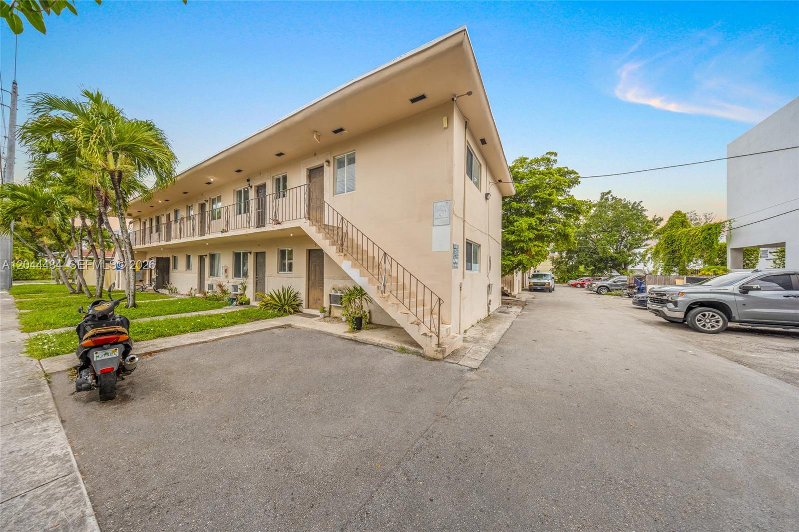   /   sq. ft. $ 2026-06-28 0 foto
