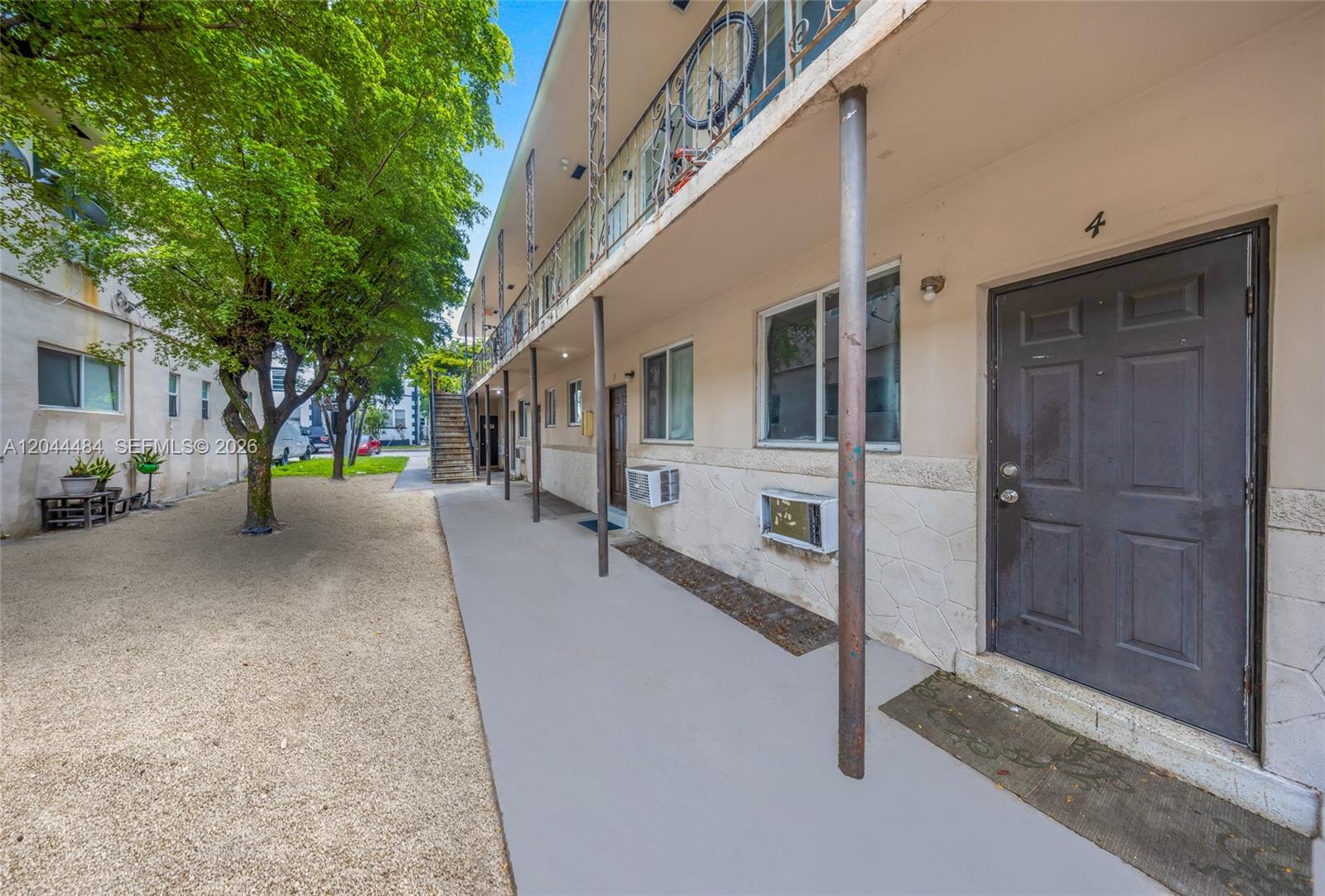   /   sq. ft. $ 2026-06-28 0 foto