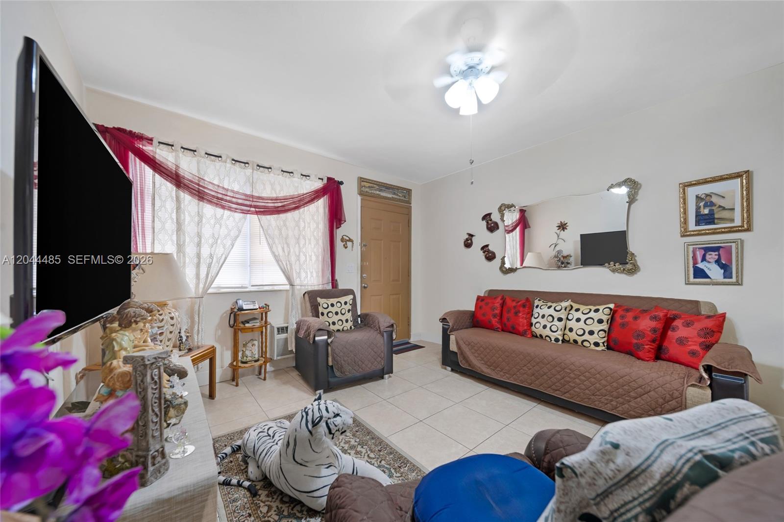   /   кв.футов $ 2026-06-28 0 Фото