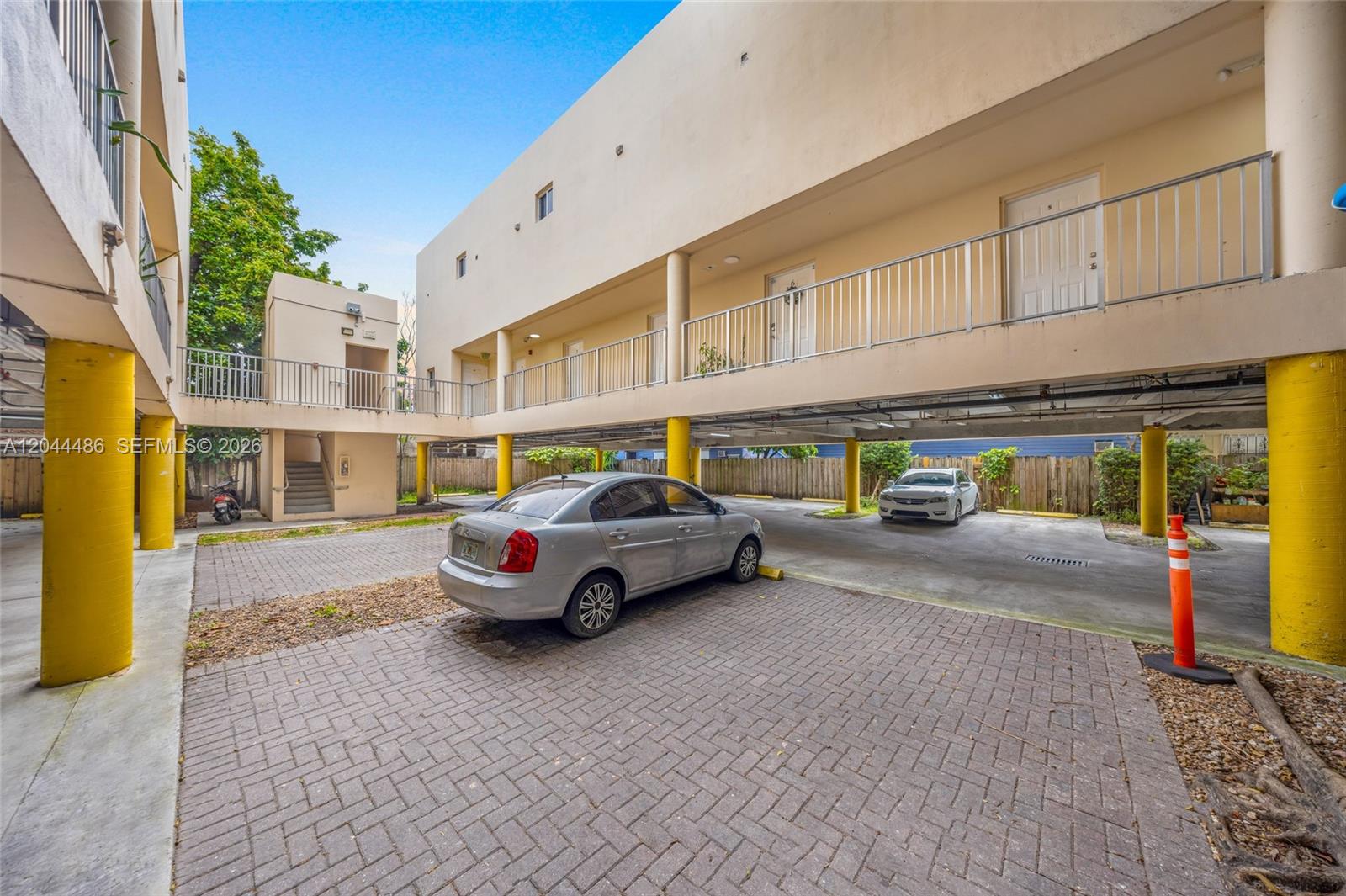   /   sq. ft. $ 2026-06-28 0 foto