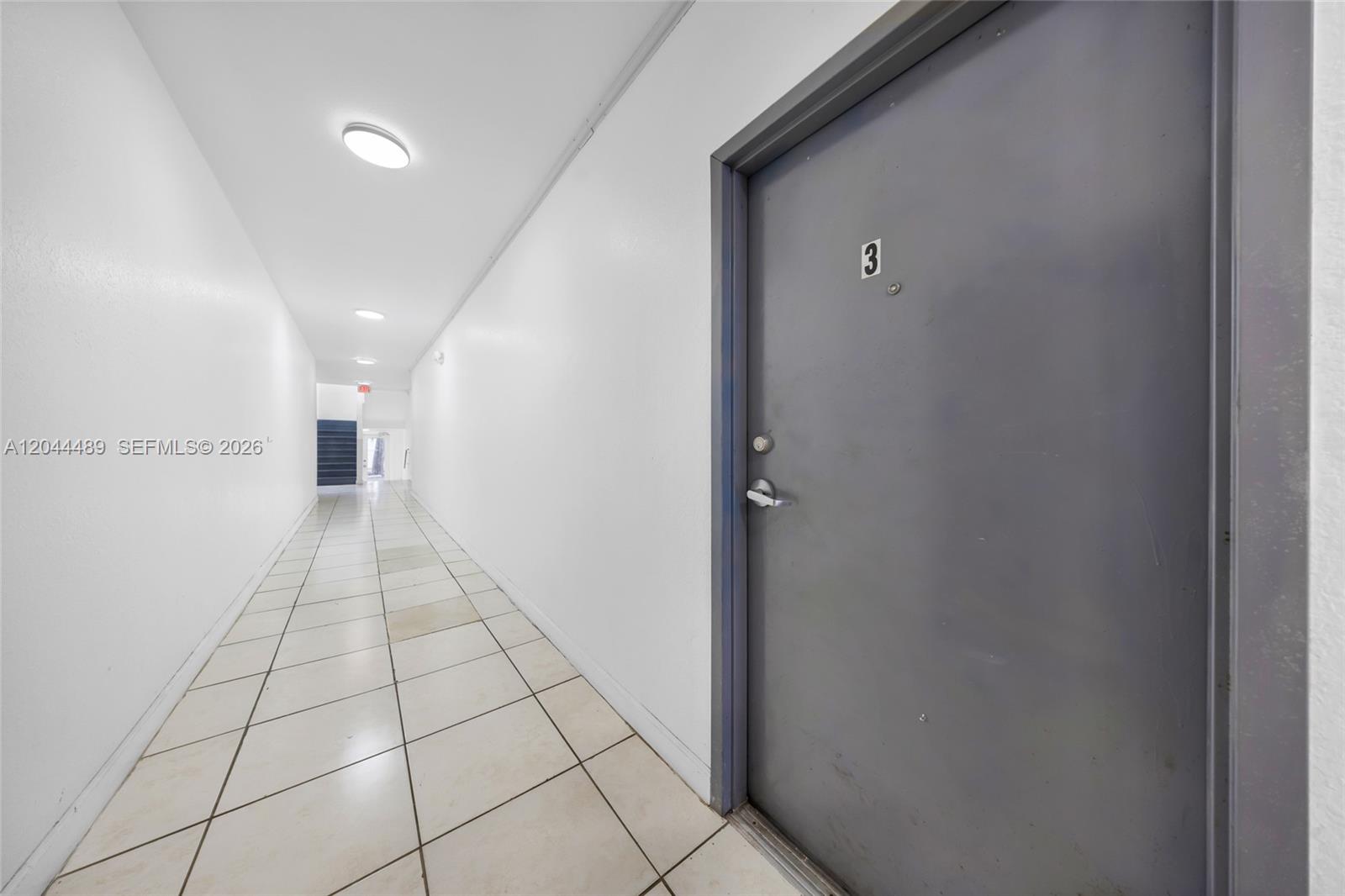  /   кв.футов $ 2026-06-28 0 Фото