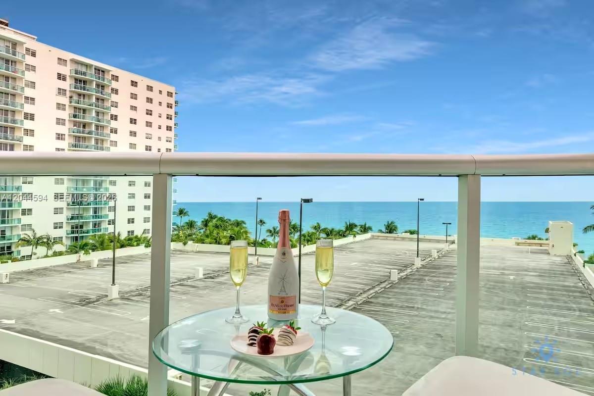 Photo of 3901 Ocean Dr  #6Y, Hollywood, Florida, 33019 - 