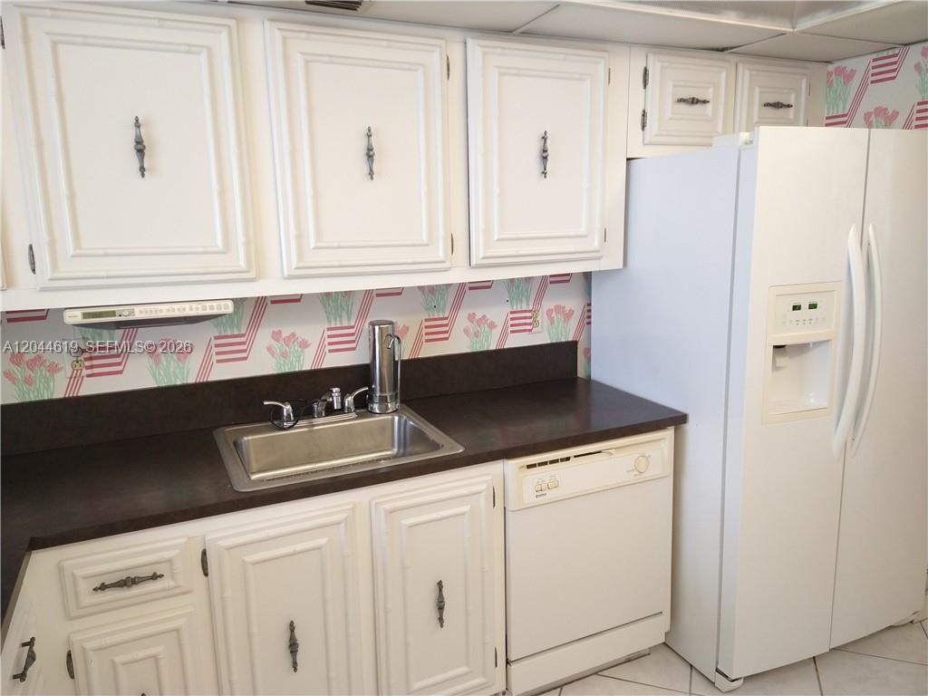 Photo of 601 Three Islands Blvd  #517, Hallandale Beach, Florida, 33009 - 