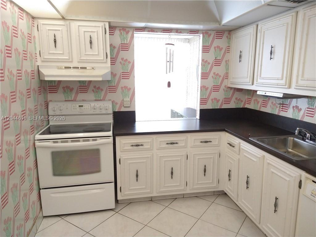Photo of 601 Three Islands Blvd  #517, Hallandale Beach, Florida, 33009 - 