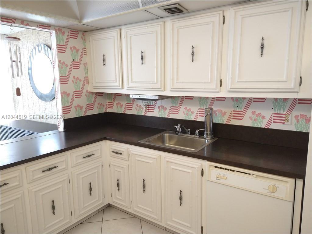 Photo of 601 Three Islands Blvd  #517, Hallandale Beach, Florida, 33009 - 