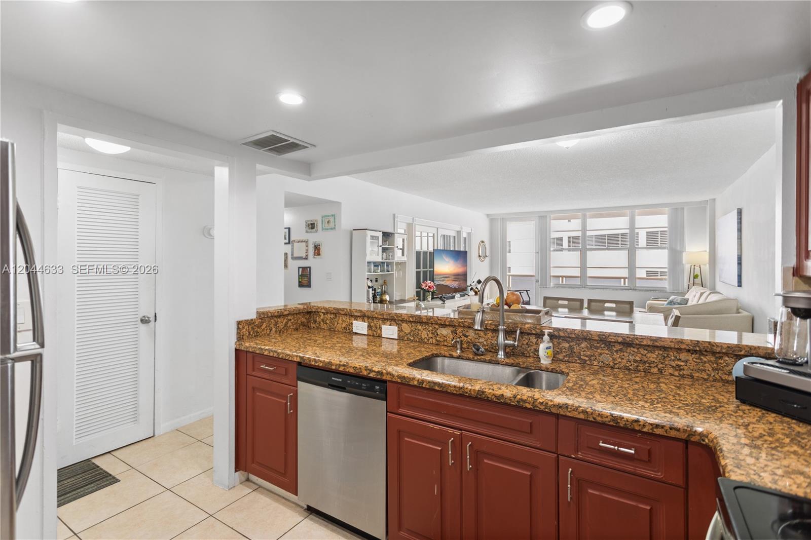 Photo of 3725 Ocean Dr  #1117, Hollywood, Florida, 33019 - 