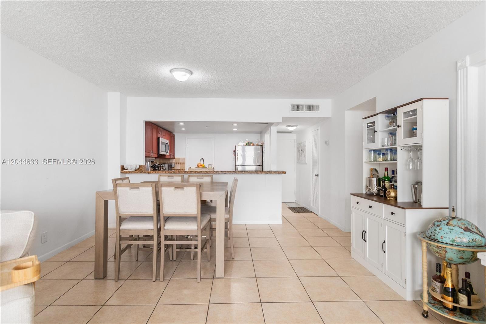 Photo of 3725 Ocean Dr  #1117, Hollywood, Florida, 33019 - 