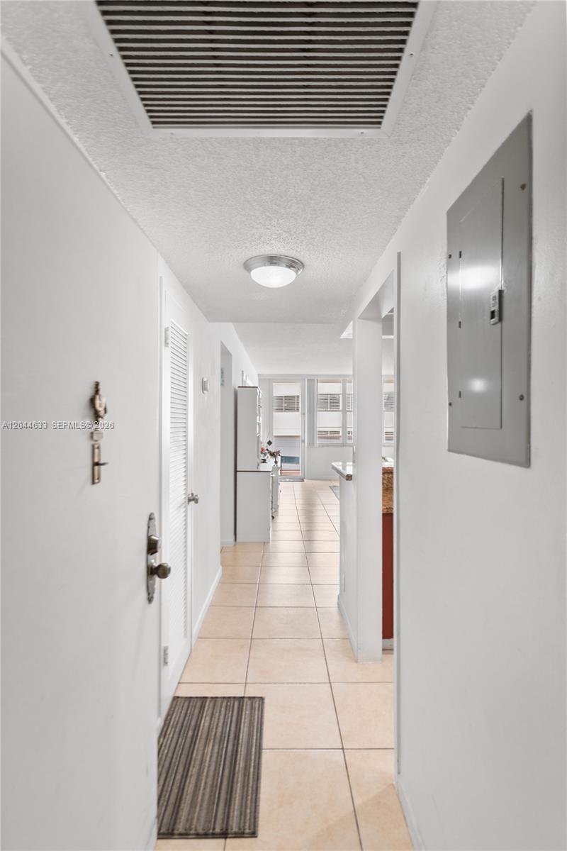 Photo of 3725 Ocean Dr  #1117, Hollywood, Florida, 33019 - 