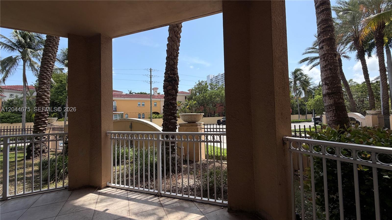 Photo of 3001 185th St  #129, Aventura, Florida, 33180 - 