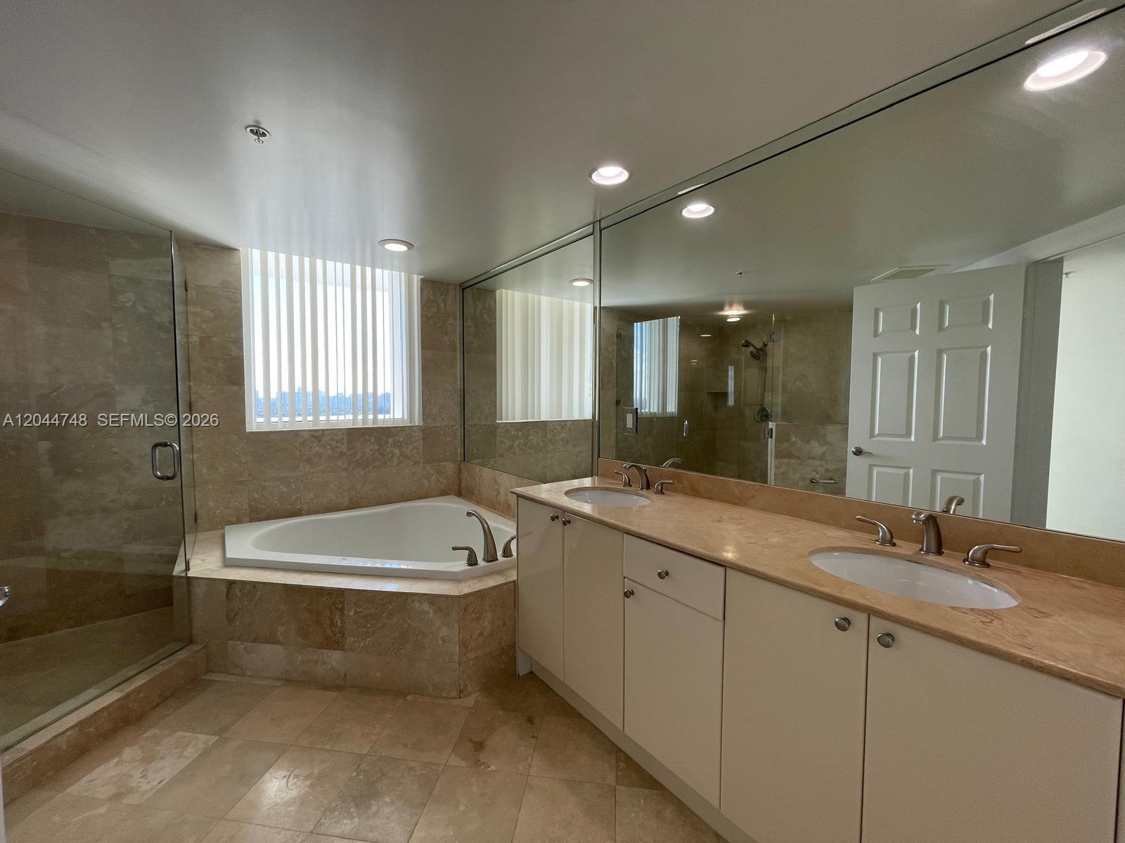 Photo of 1755 Hallandale Beach Blvd  #1907E, Hallandale Beach, Florida, 33009 - 