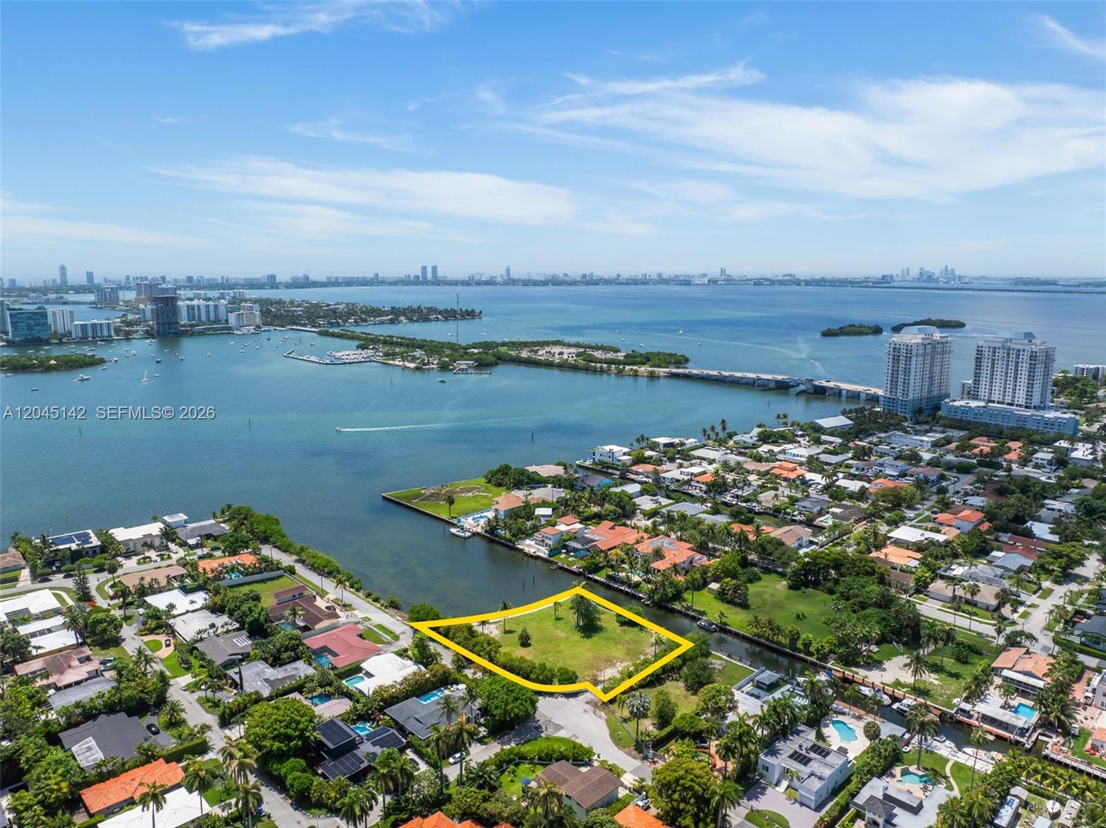   /   кв.футов $ 2026-06-29 0 Фото