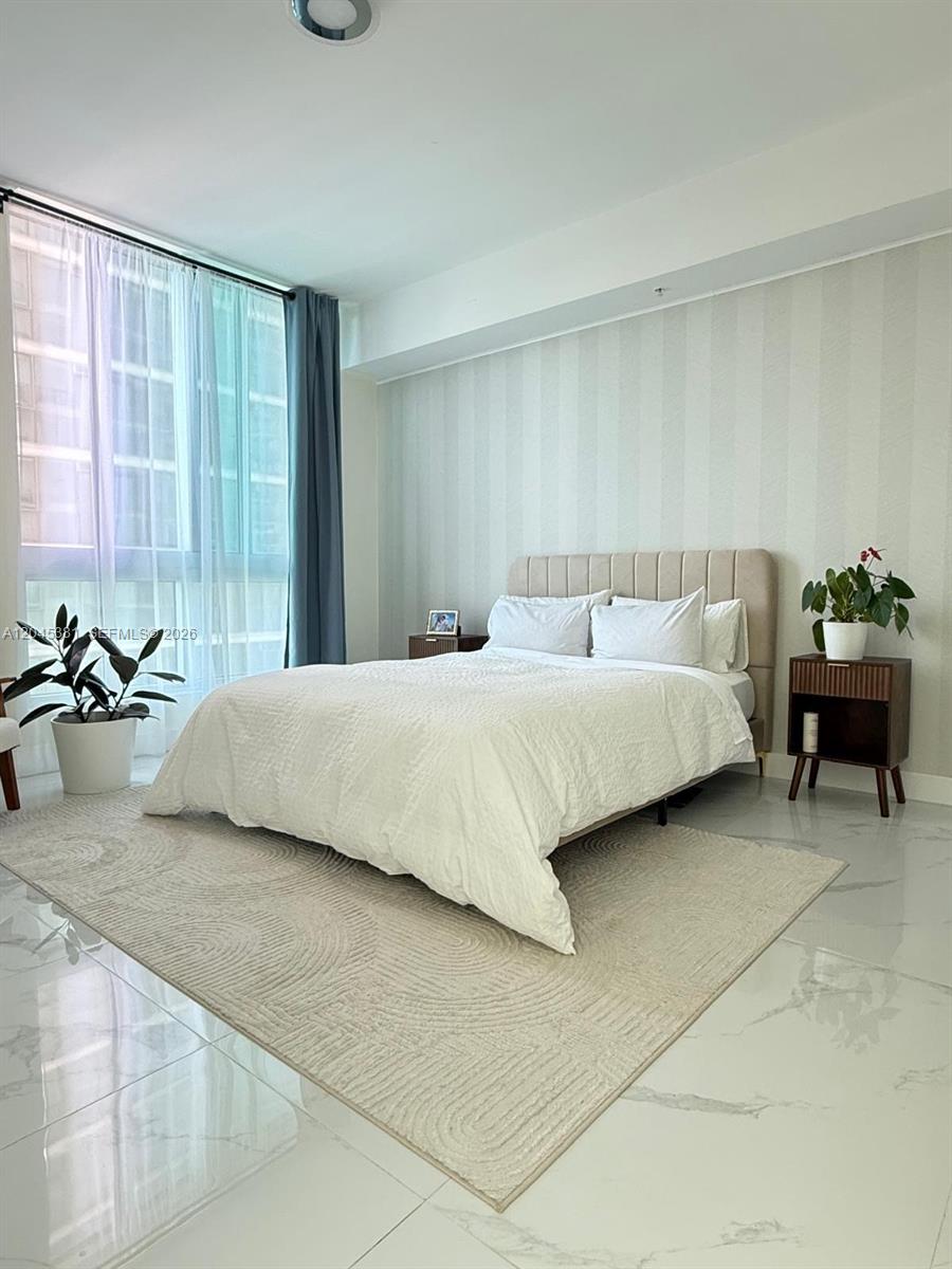 Ver detalles T-2806 2 / 2 1005 sq. ft. $ 2026-06-30 0 foto