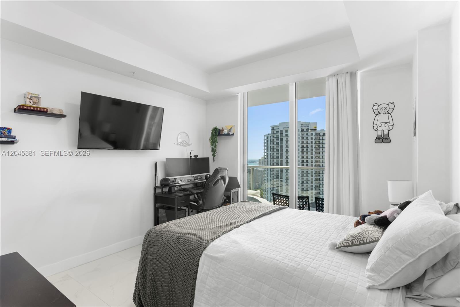 Ver detalles T-2806 2 / 2 1005 sq. ft. $ 2026-06-30 0 foto