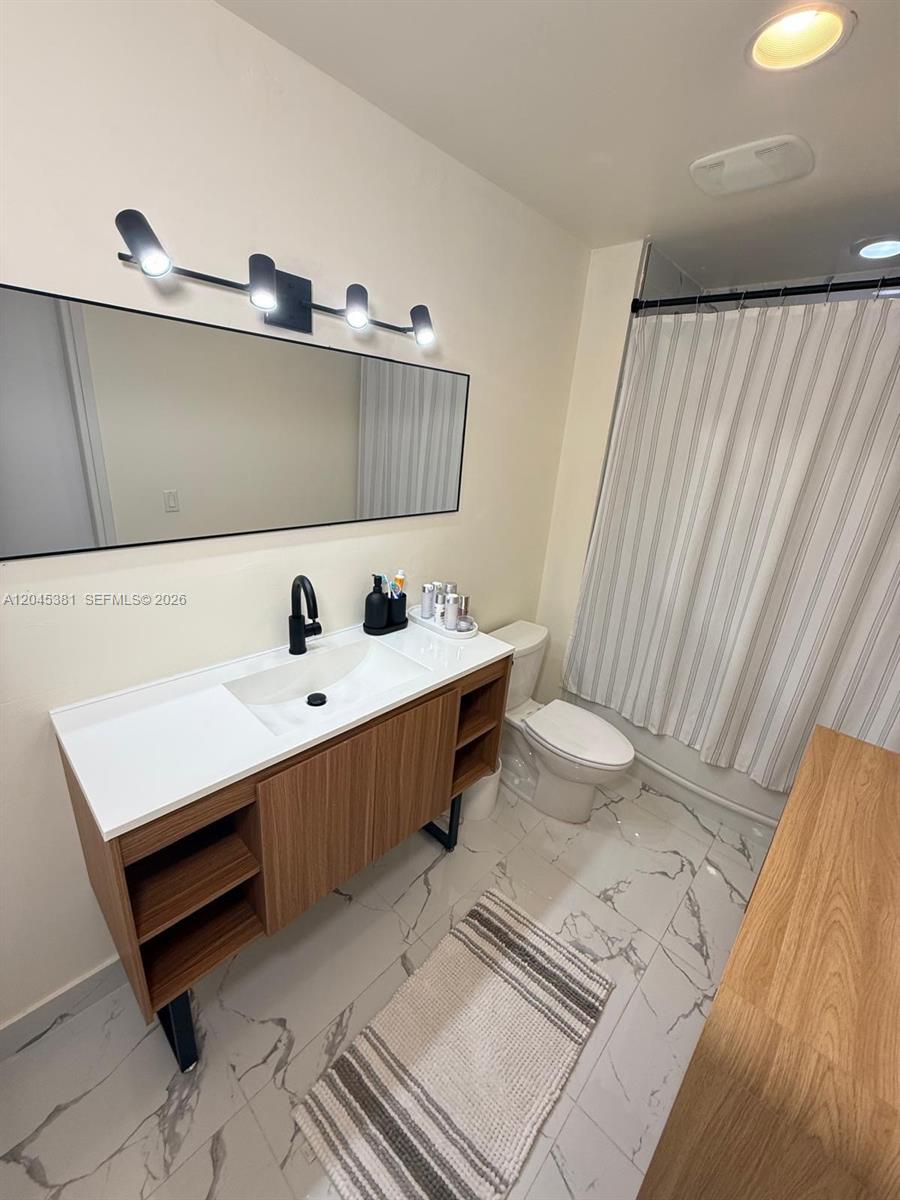 Ver detalles T-2806 2 / 2 1005 sq. ft. $ 2026-06-30 0 foto