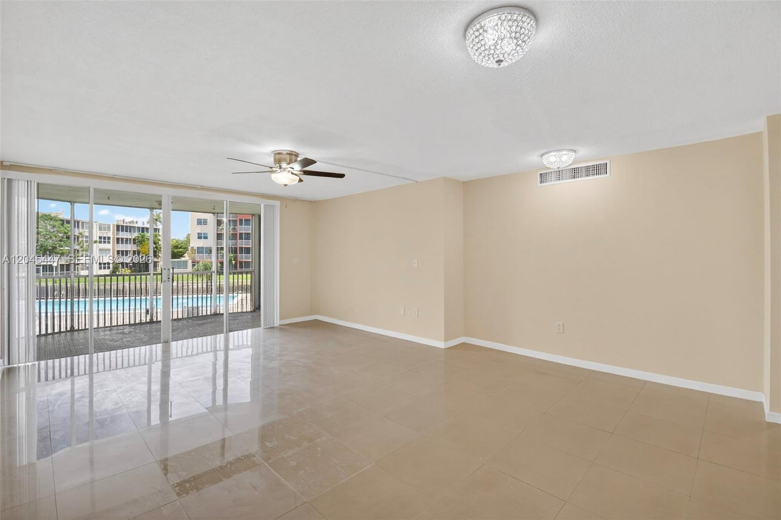 206 2 / 2 1315 sq. ft. $ 2026-06-30 0 foto