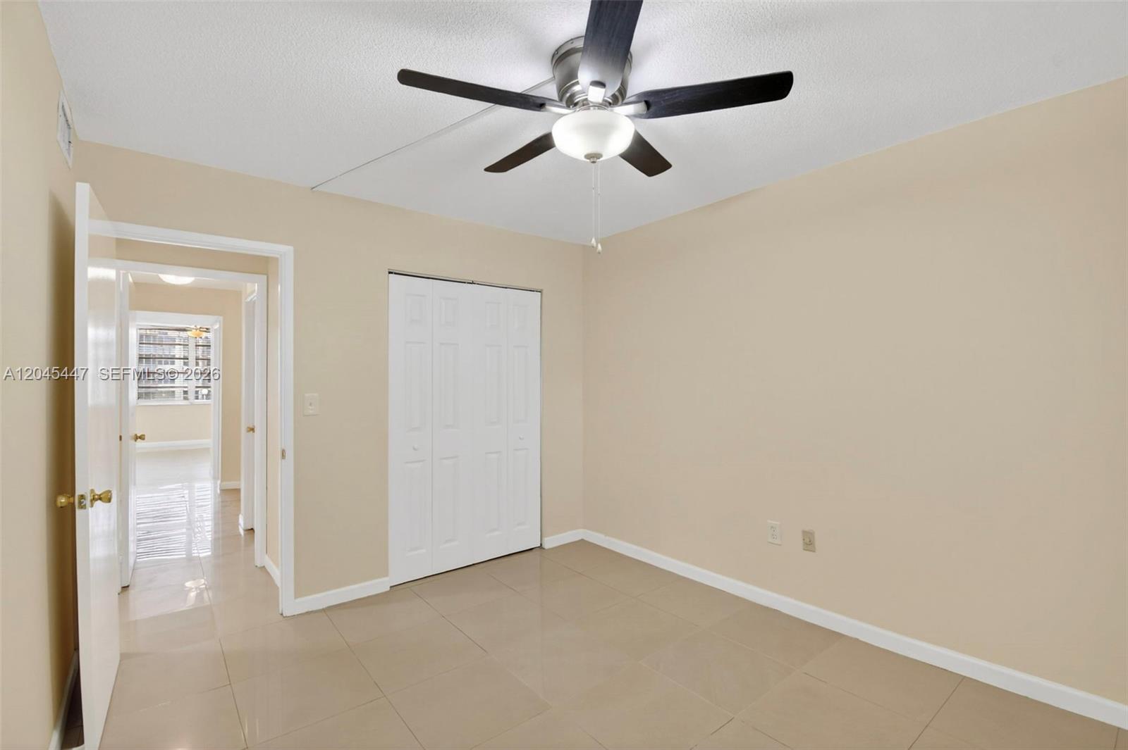 206 2 / 2 1315 sq. ft. $ 2026-06-30 0 foto