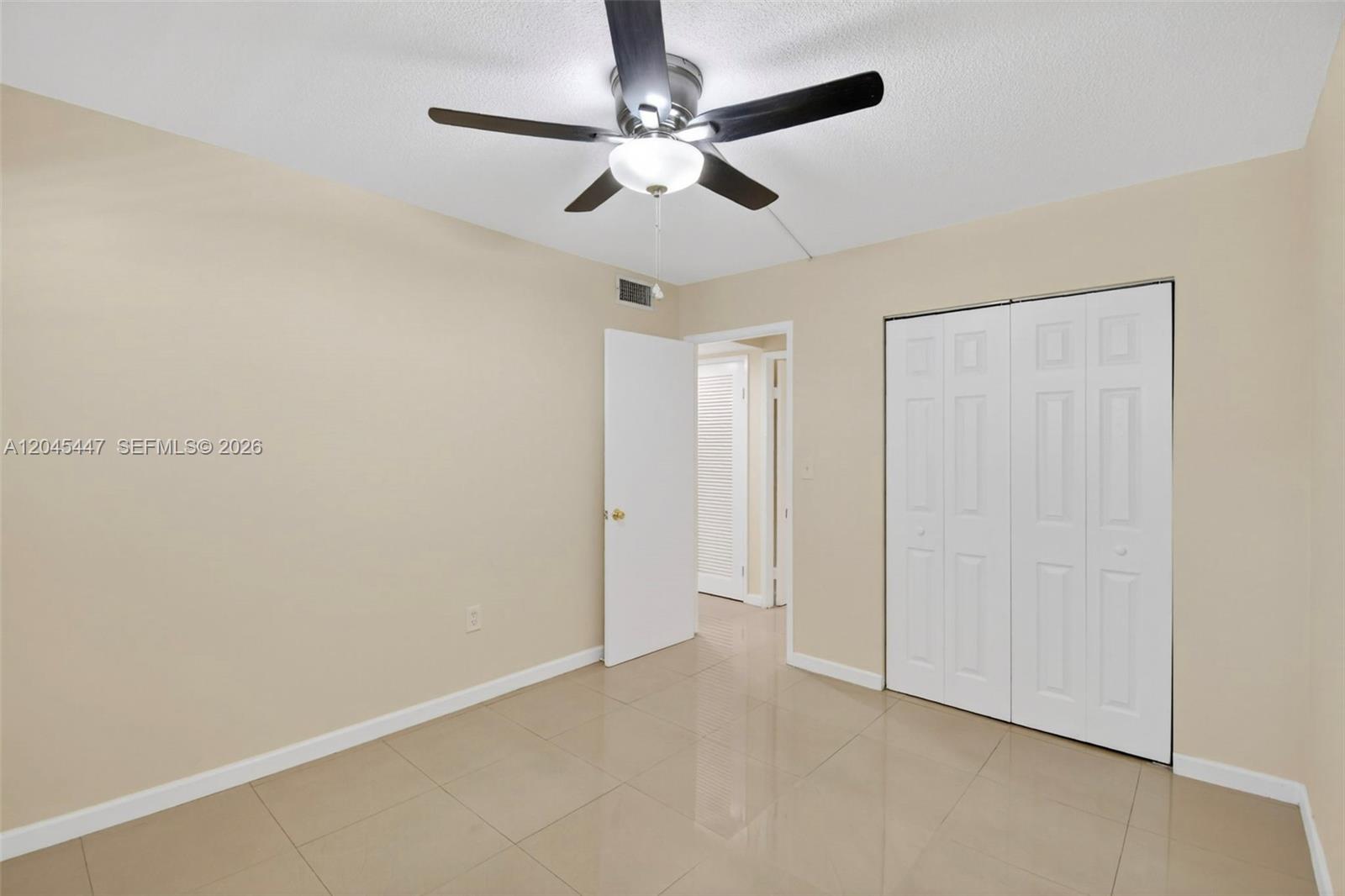 206 2 / 2 1315 sq. ft. $ 2026-06-30 0 foto