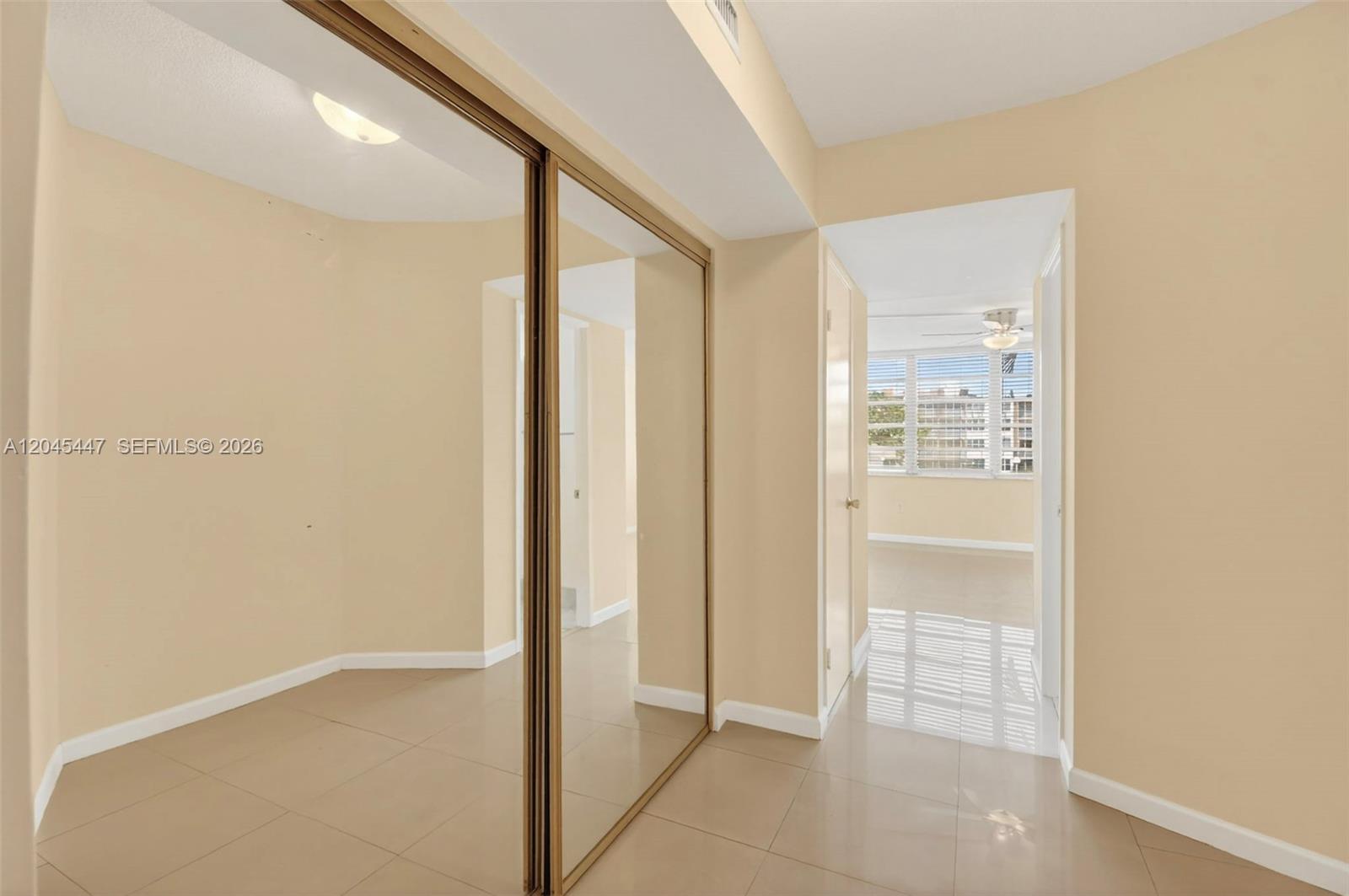 206 2 / 2 1315 sq. ft. $ 2026-06-30 0 foto