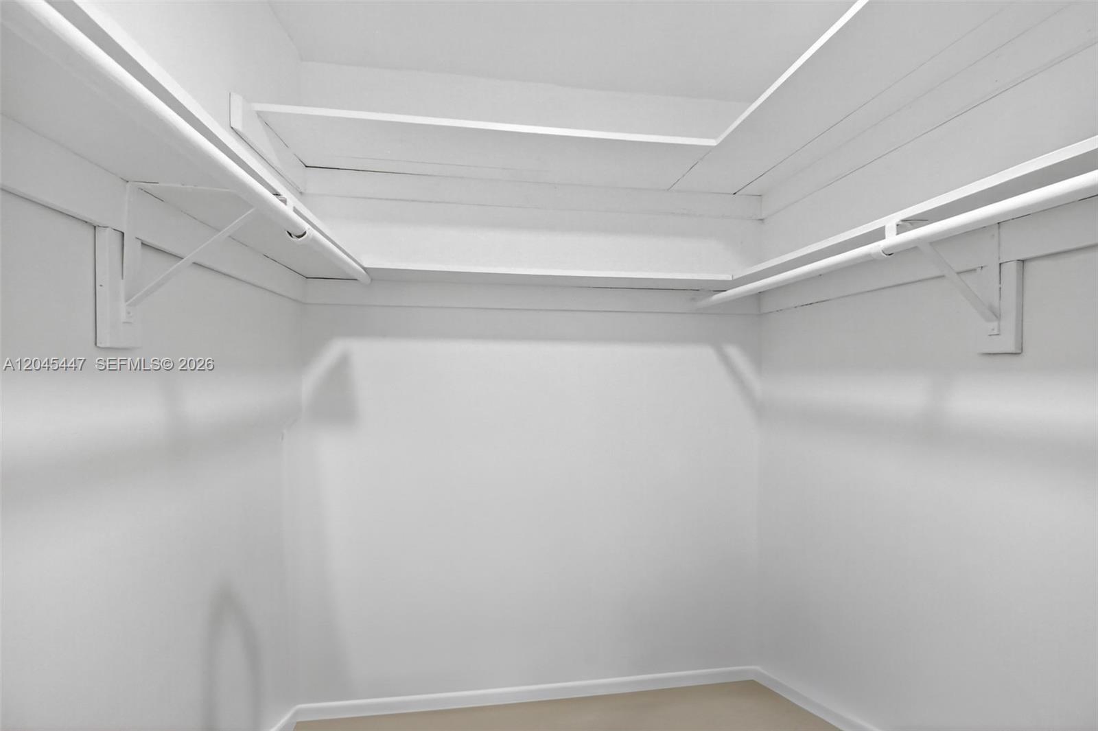 206 2 / 2 1315 sq. ft. $ 2026-06-30 0 foto