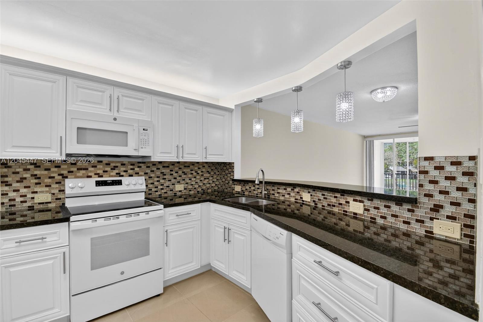 206 2 / 2 1315 sq. ft. $ 2026-06-30 0 foto