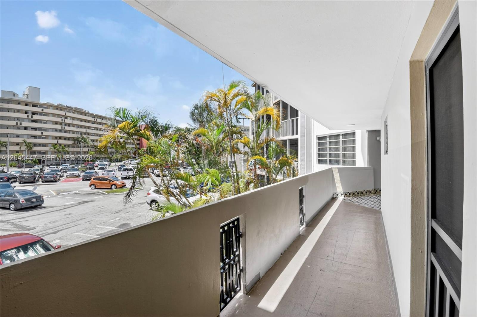 206 2 / 2 1315 sq. ft. $ 2026-06-30 0 foto