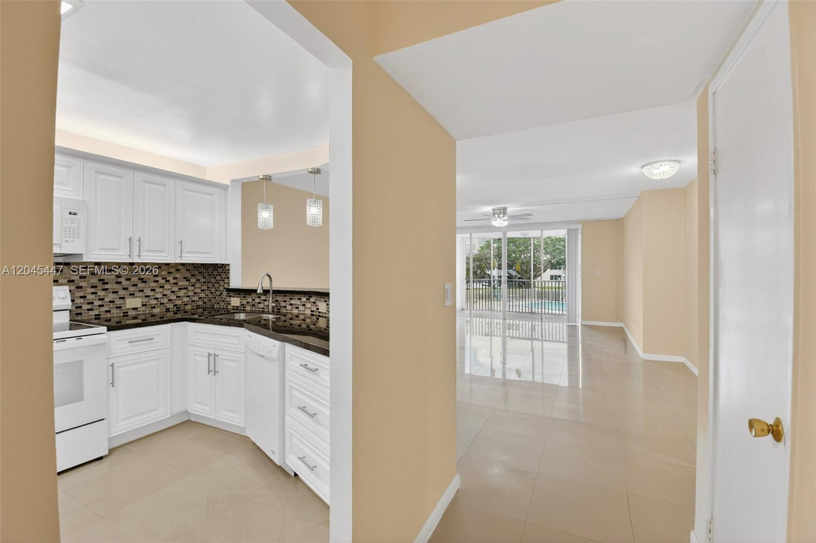 206 2 / 2 1315 sq. ft. $ 2026-06-30 0 foto