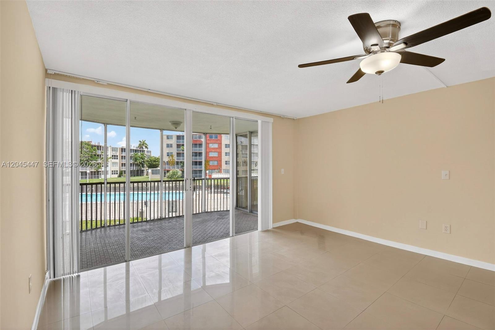 206 2 / 2 1315 sq. ft. $ 2026-06-30 0 foto