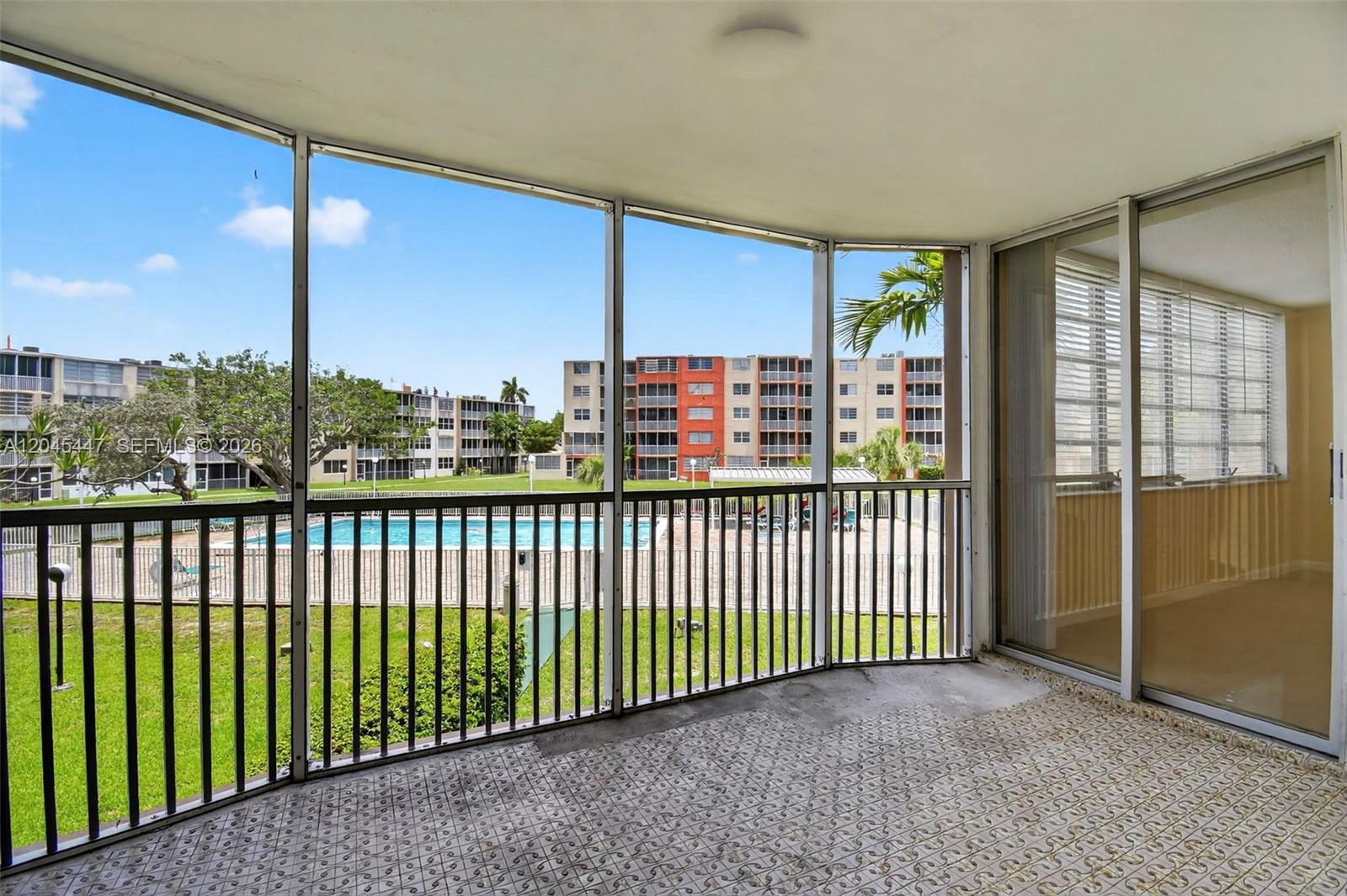 206 2 / 2 1315 sq. ft. $ 2026-06-30 0 foto
