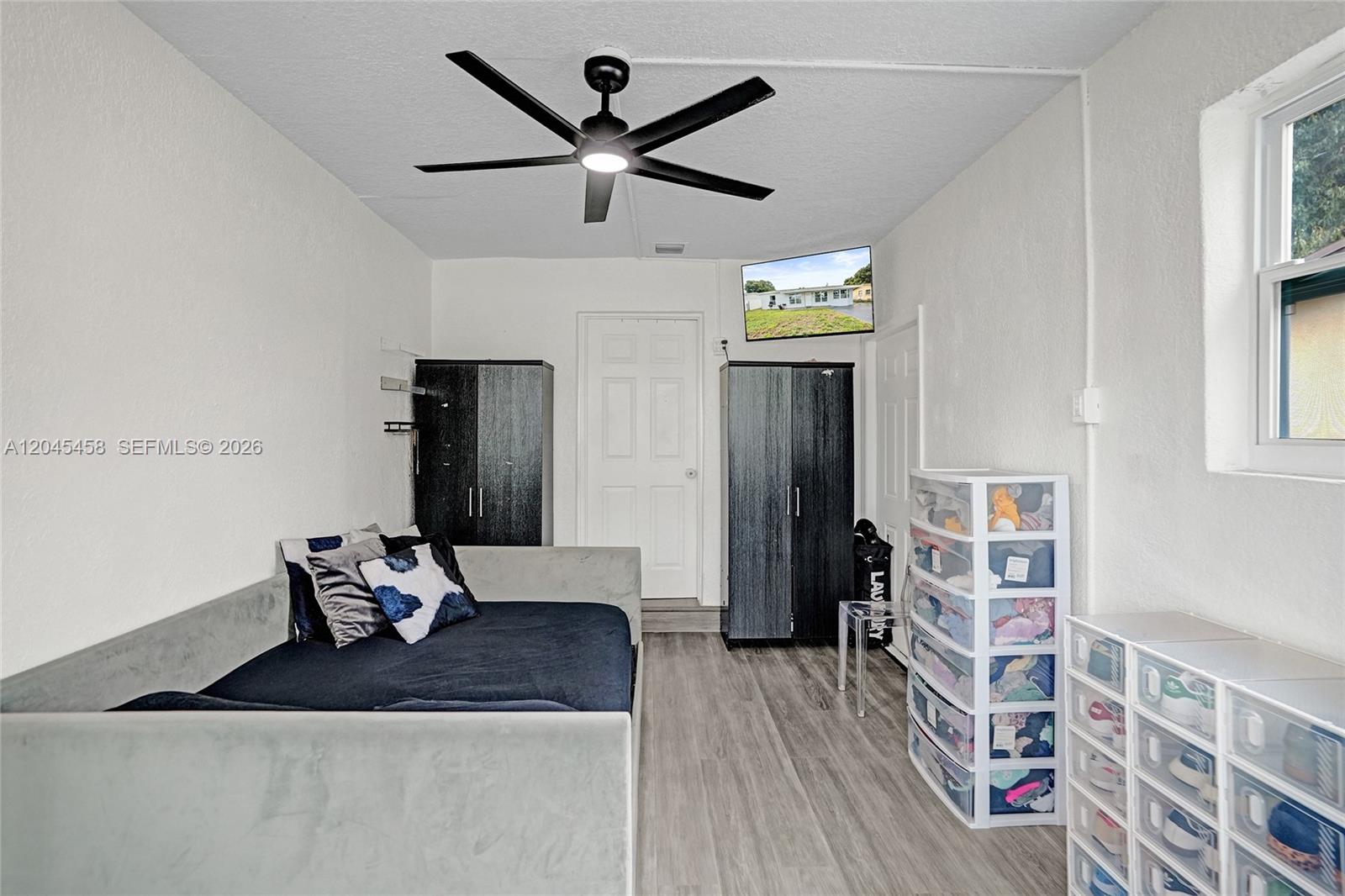 Ver detalles 3320 3 / 1 1240 sq. ft. $ 2026-06-30 0 foto