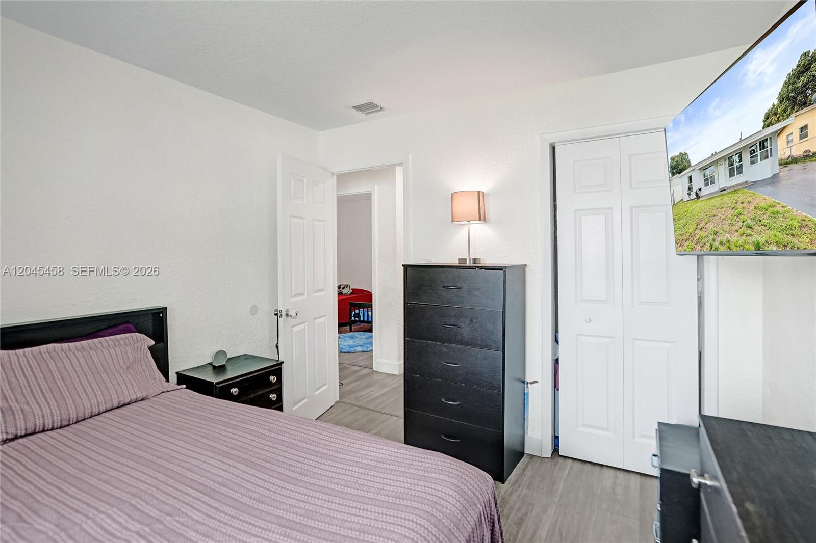 Ver detalles 3320 3 / 1 1240 sq. ft. $ 2026-06-30 0 foto