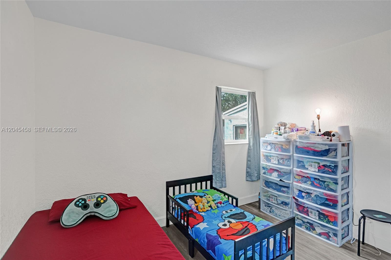 Ver detalles 3320 3 / 1 1240 sq. ft. $ 2026-06-30 0 foto