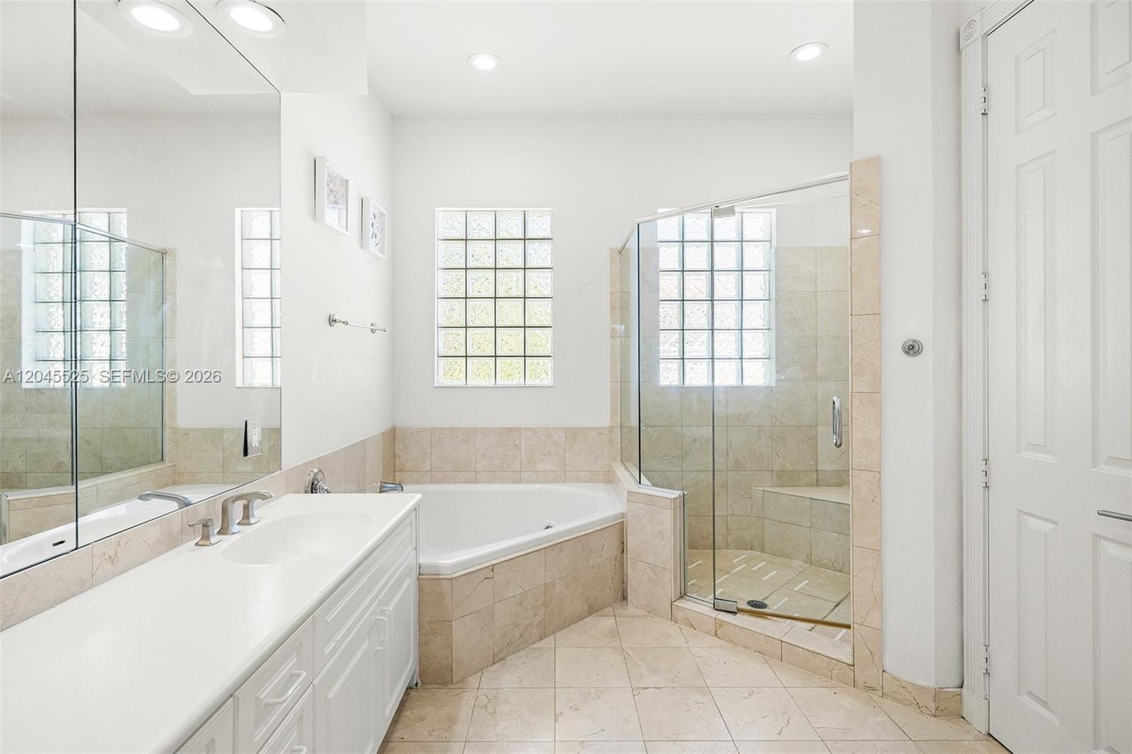 Photo of 1549 Shoreline Way  (1549), Hollywood, Florida, 33019 - 