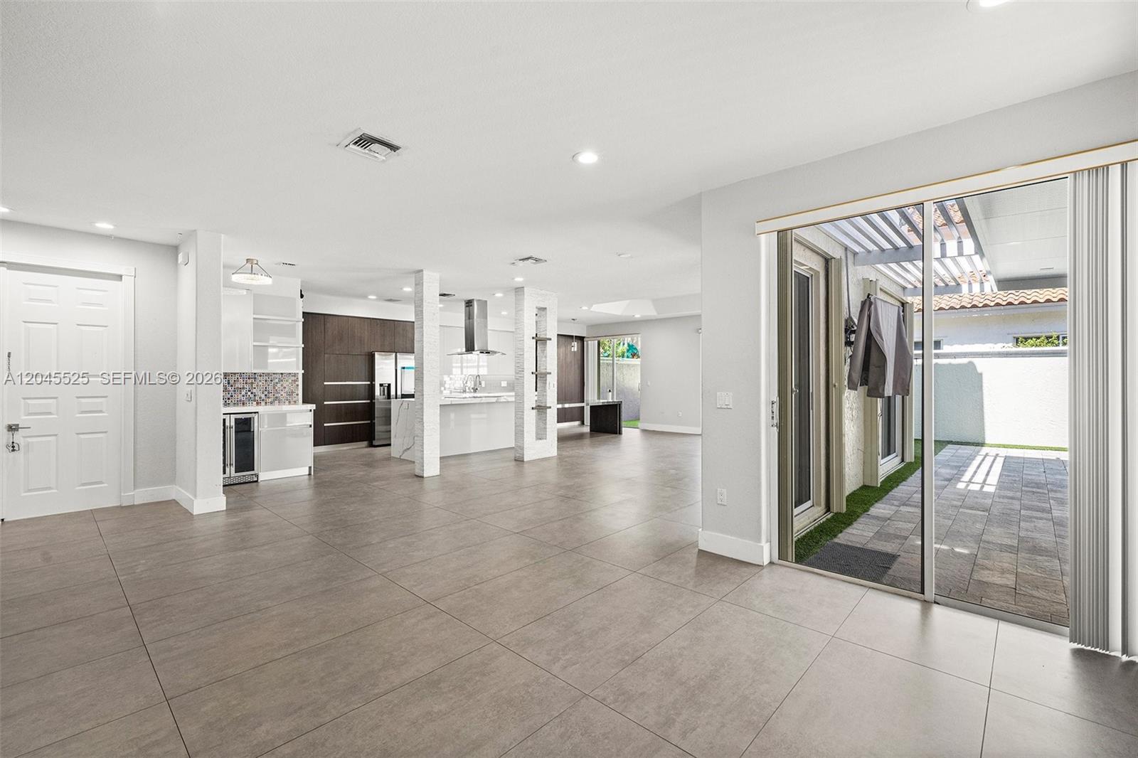 Photo of 1549 Shoreline Way  (1549), Hollywood, Florida, 33019 - 