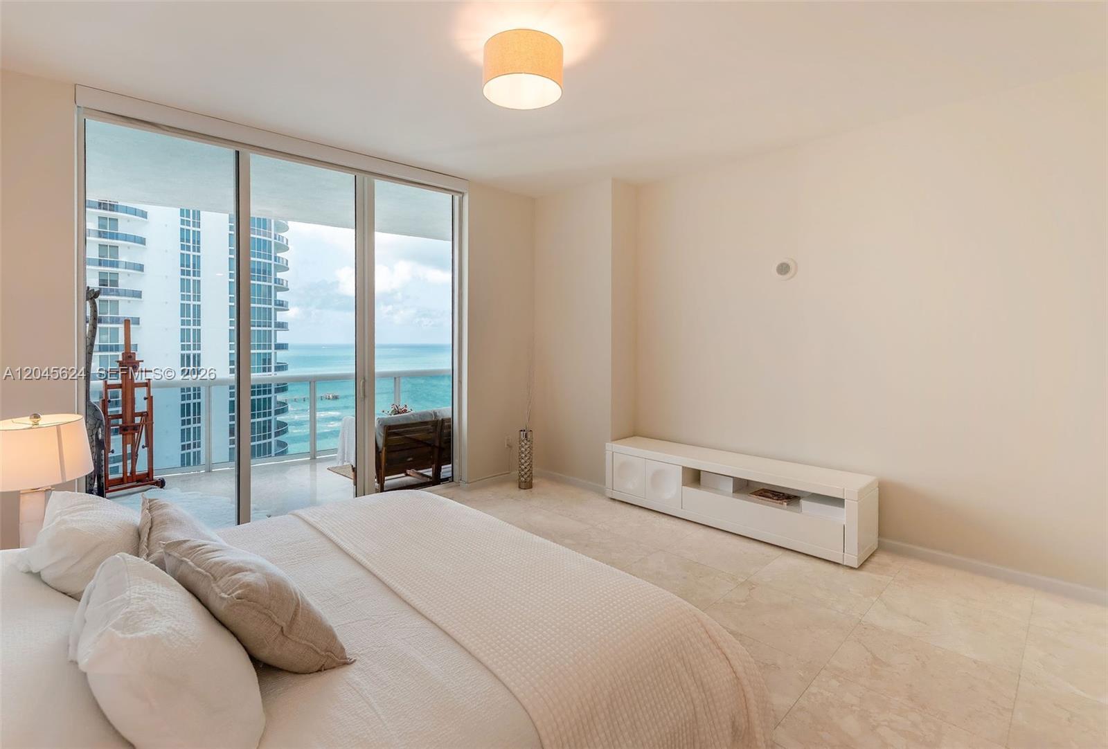 See details 2502 3 / 4 1979 sq. ft. $ 2026-06-30 0 Photo
