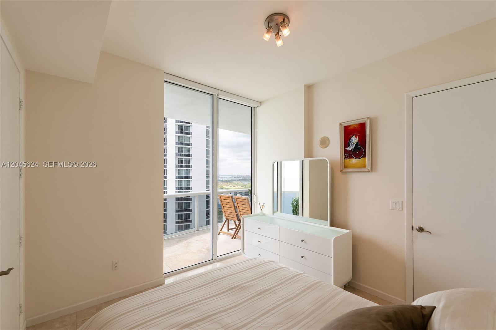 See details 2502 3 / 4 1979 sq. ft. $ 2026-06-30 0 Photo