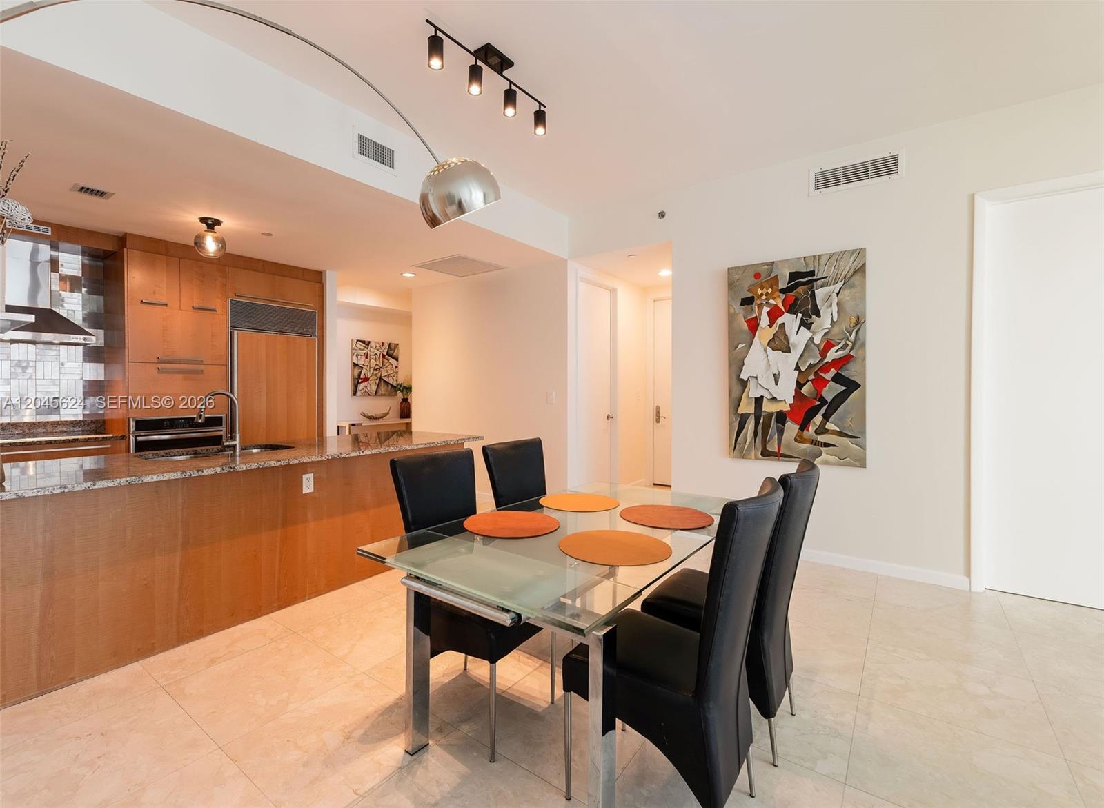 See details 2502 3 / 4 1979 sq. ft. $ 2026-06-30 0 Photo