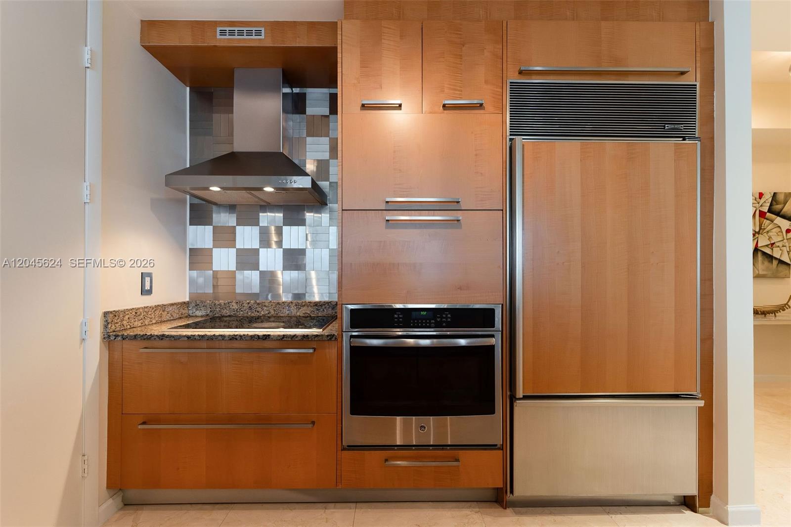See details 2502 3 / 4 1979 sq. ft. $ 2026-06-30 0 Photo