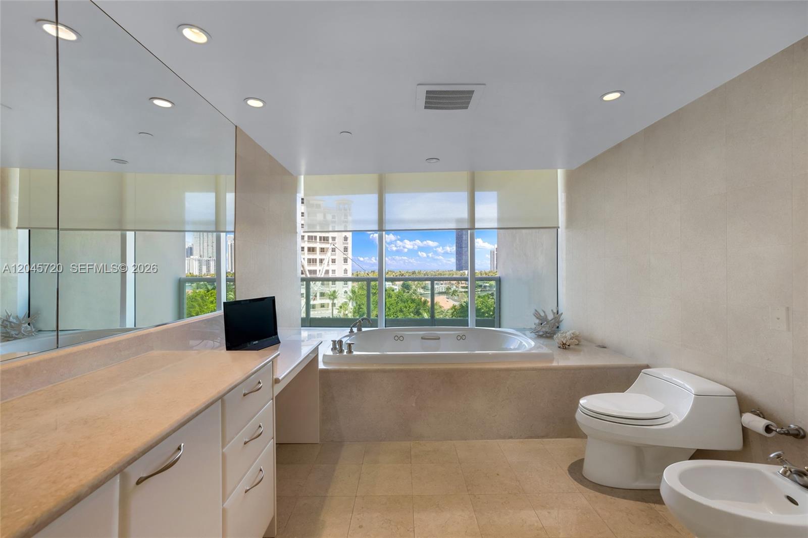 Photo of 20155 38th Ct #904, Aventura, Florida, 33180 -