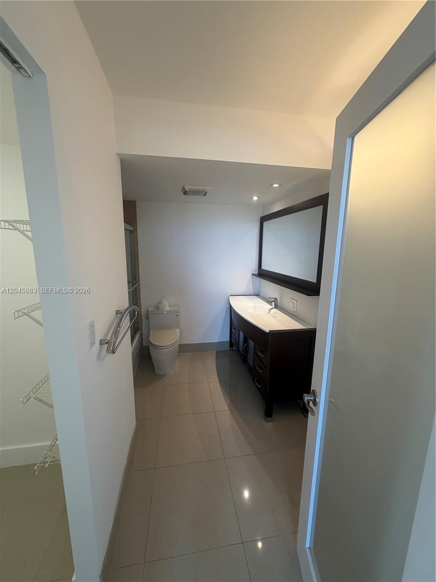 Photo of 2201 Ocean Dr  #1905, Hollywood, Florida, 33019 - 