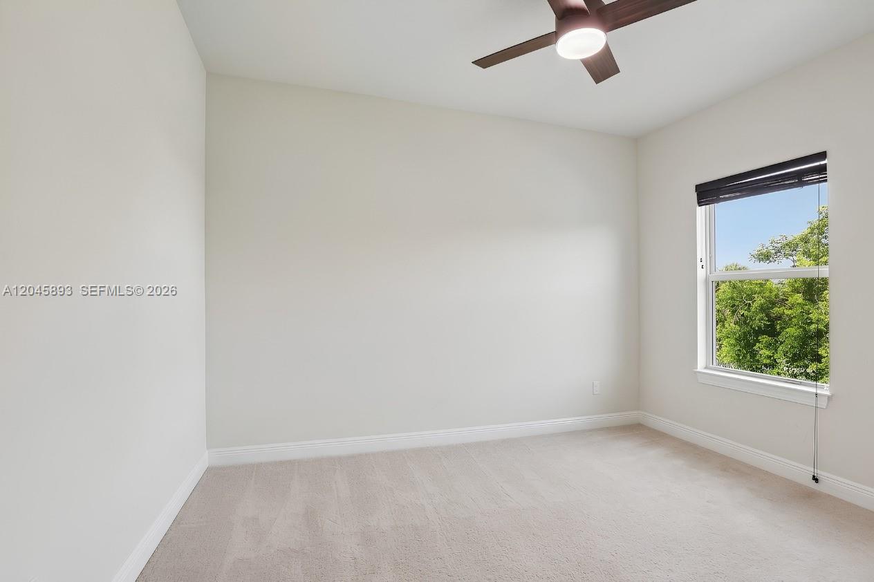 1636 3 / 3 1881 sq. ft. $ 2026-06-30 0 Photo
