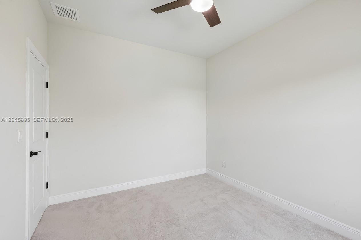 1636 3 / 3 1881 sq. ft. $ 2026-06-30 0 Photo