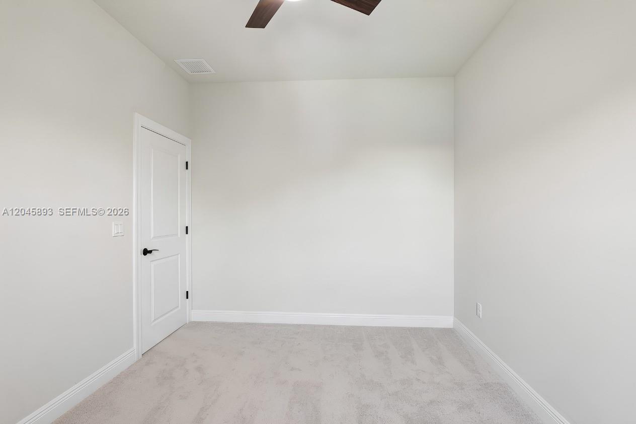 1636 3 / 3 1881 sq. ft. $ 2026-06-30 0 Photo