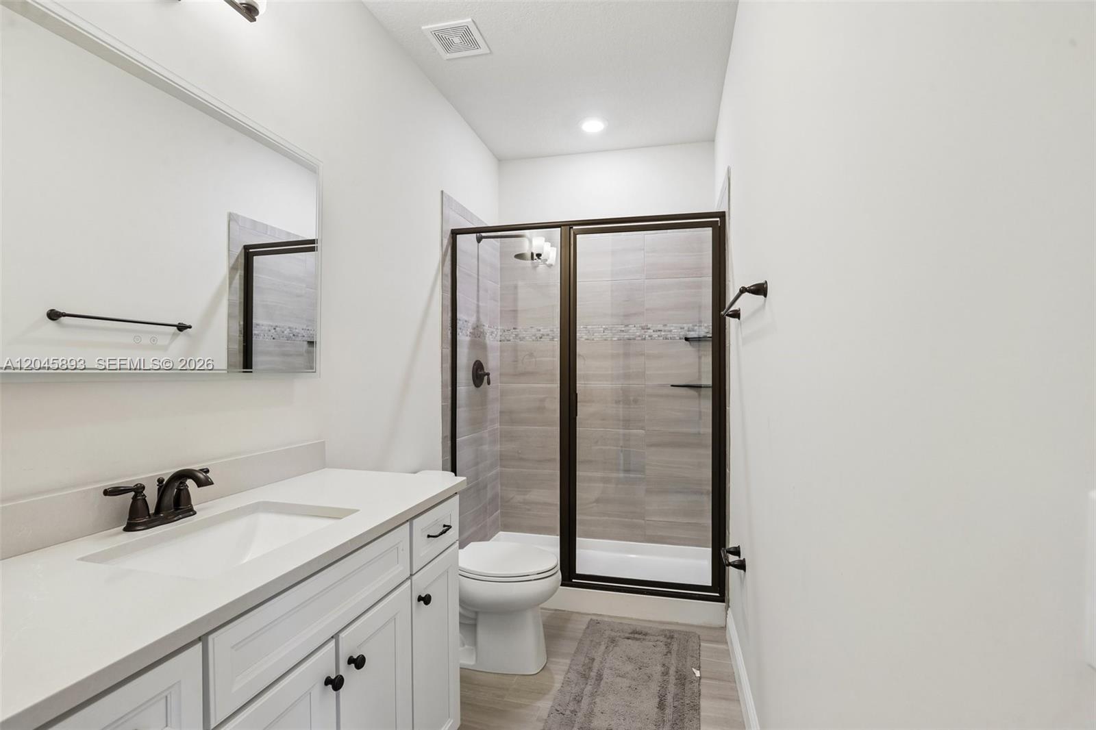 1636 3 / 3 1881 sq. ft. $ 2026-06-30 0 Photo